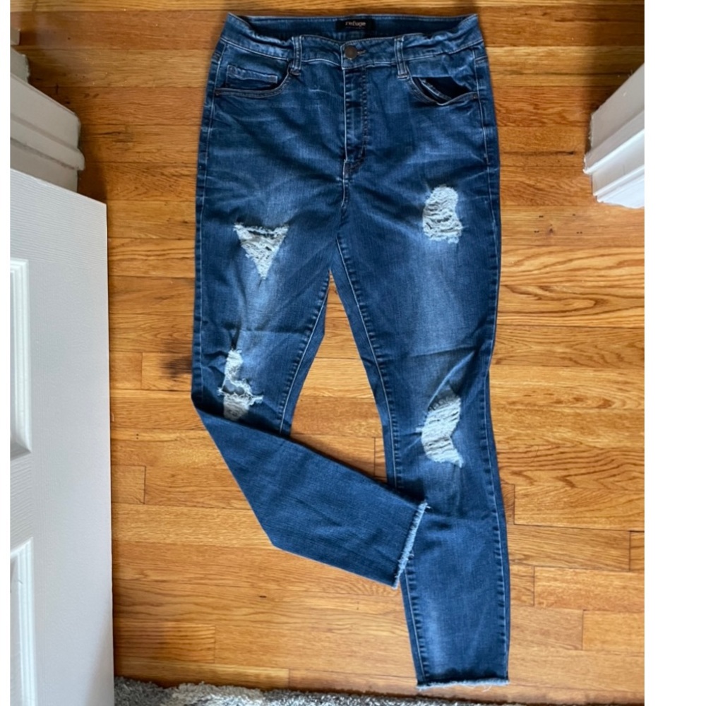 Ripped High Waisted Jegging